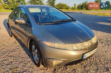 Хэтчбек Honda Civic 2006 в 