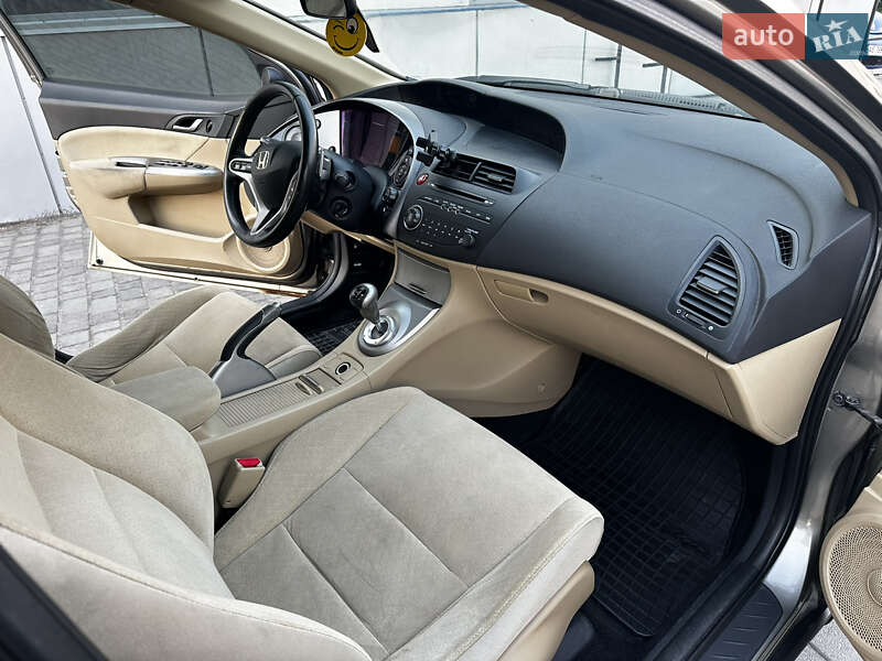 Хэтчбек Honda Civic 2007 в Днепре