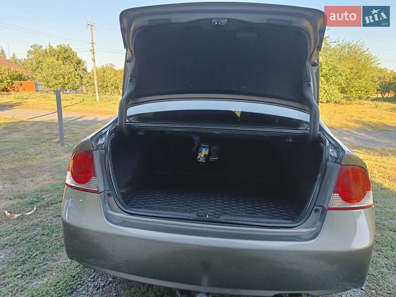 Седан Honda Civic 2006 в Зенькове