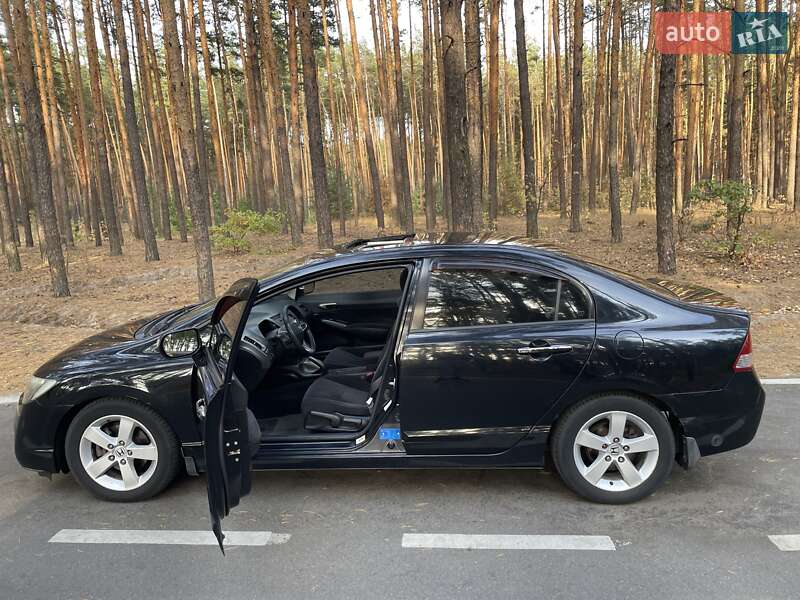 Седан Honda Civic 2007 в Полтаве