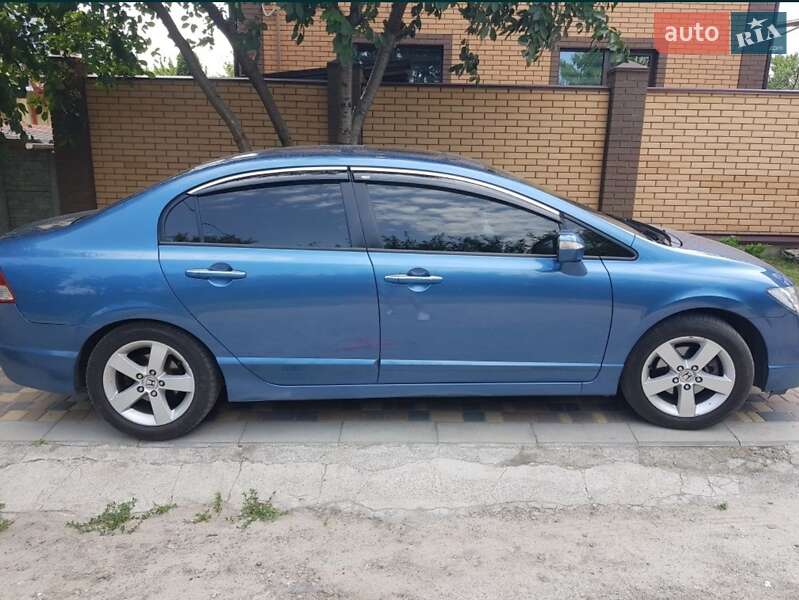 Седан Honda Civic 2007 в Дніпрі