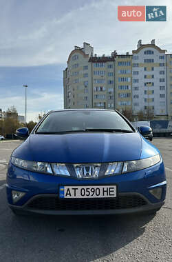 Хэтчбек Honda Civic 2006 в Ивано-Франковске