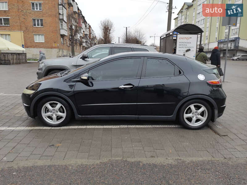 Хэтчбек Honda Civic 2006 в Сокале фото 3 Хэтчбек Honda Civic 2006 в Сокале