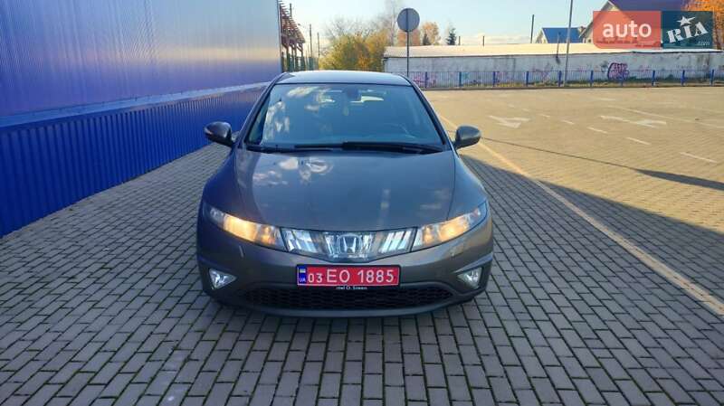 Хэтчбек Honda Civic 2007 в Нововолынске