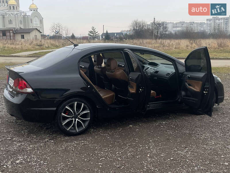 Седан Honda Civic 2009 в Львове