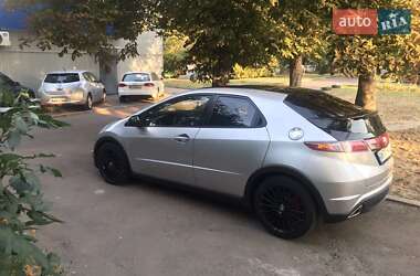 Хэтчбек Honda Civic 2006 в 