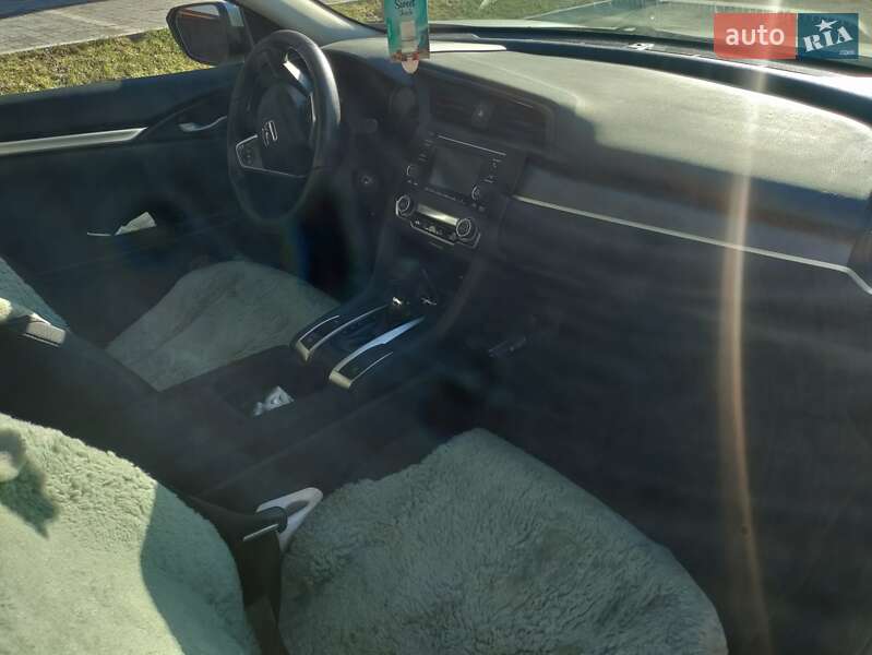 Седан Honda Civic 2017 в Тлумачі