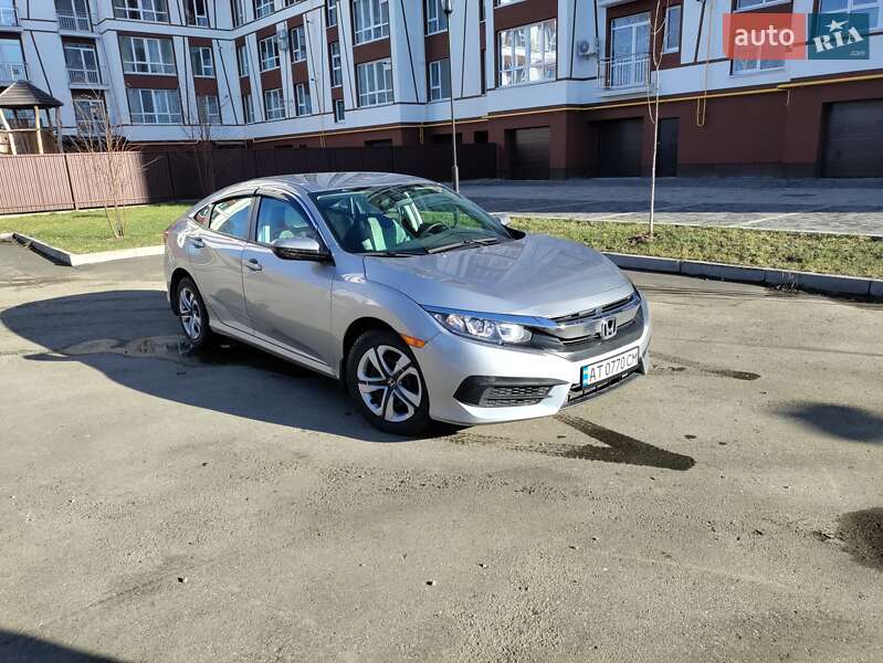 Седан Honda Civic 2017 в Тлумачі