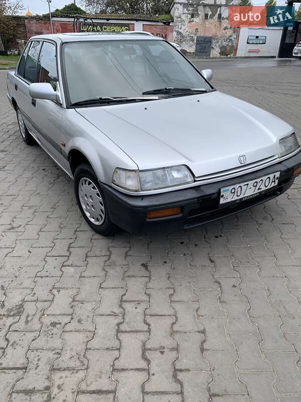 Седан Honda Civic 1988 в Одесі