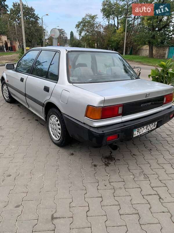 Седан Honda Civic 1988 в Одесі