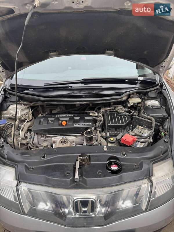 Хэтчбек Honda Civic 2006 в Кривом Озере