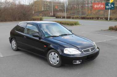 Хетчбек Honda Civic 2000 в 