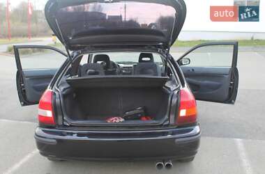 Хетчбек Honda Civic 2000 в 