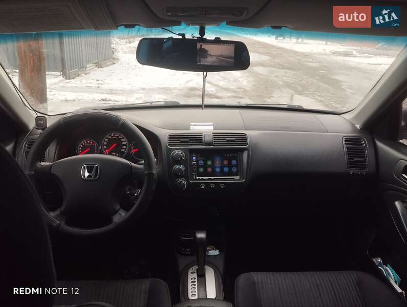Седан Honda Civic 2004 в Днепре