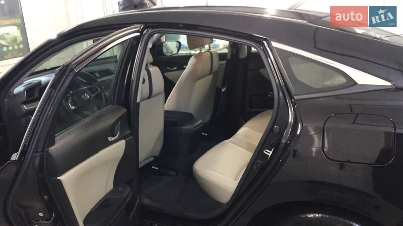 Седан Honda Civic 2016 в Кременчуці