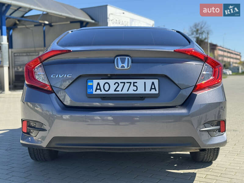 Седан Honda Civic 2017 в Мукачевому