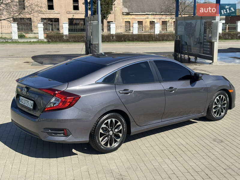 Седан Honda Civic 2017 в Мукачевому