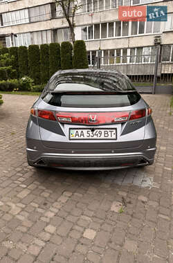 Хетчбек Honda Civic 2006 в 