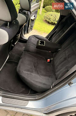 Хетчбек Honda Civic 2006 в 