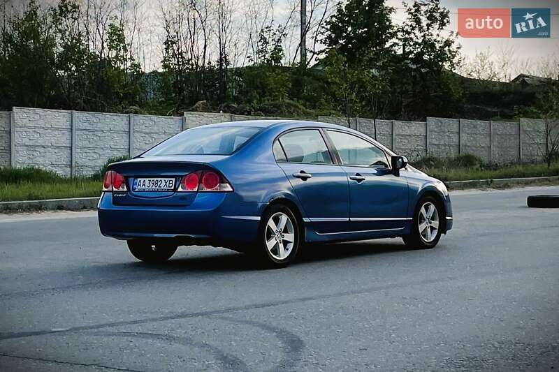 Седан Honda Civic 2007 в Киеве