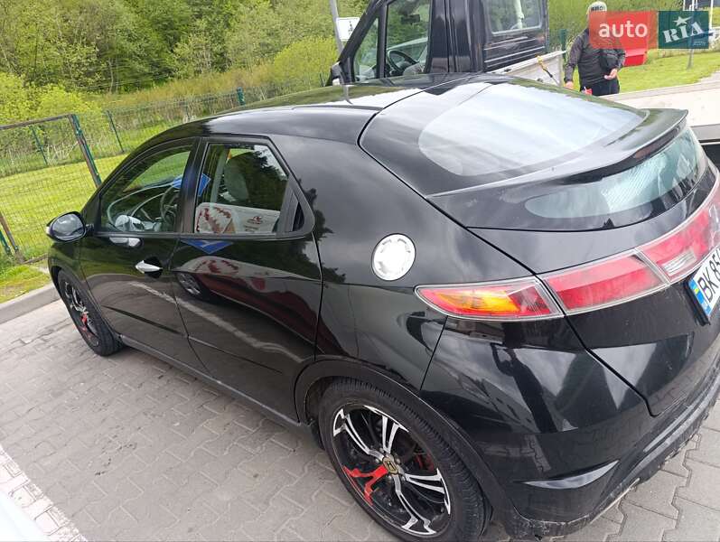 Хэтчбек Honda Civic 2007 в Ровно