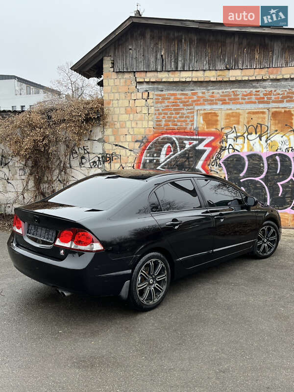 Седан Honda Civic 2009 в Немішаєве