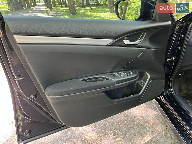 Седан Honda Civic 2018 в Чернігові