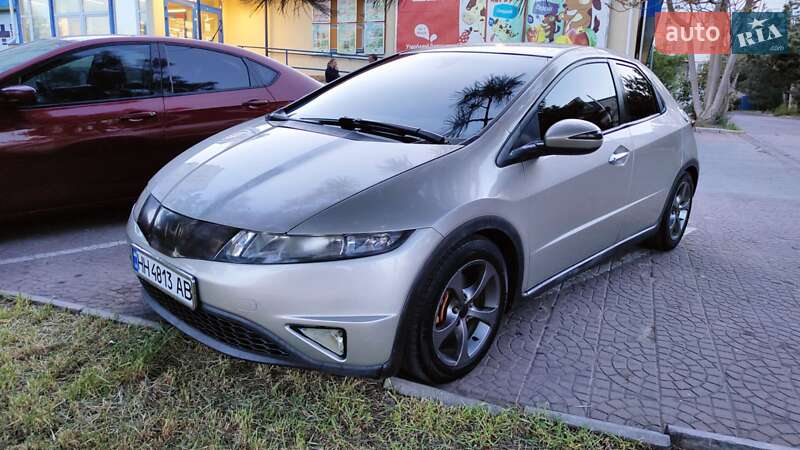 Хэтчбек Honda Civic 2006 в Одессе