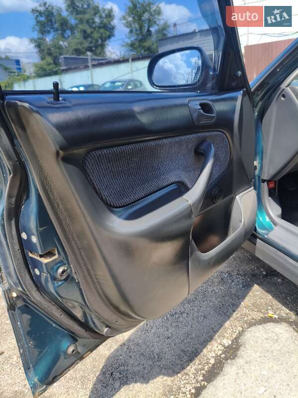 Седан Honda Civic 1997 в Запоріжжі