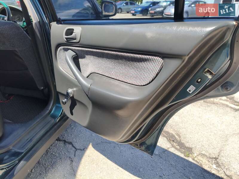 Седан Honda Civic 1997 в Запоріжжі