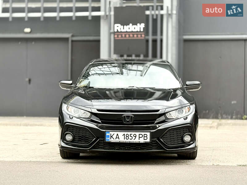 Хэтчбек Honda Civic 2017 в Киеве
