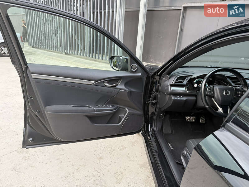 Хэтчбек Honda Civic 2017 в Киеве