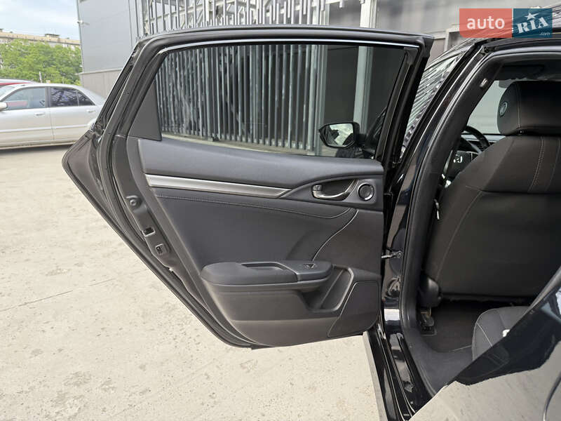 Хэтчбек Honda Civic 2017 в Киеве