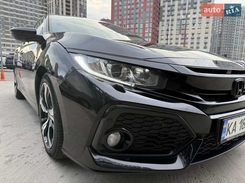 Хэтчбек Honda Civic 2017 в Киеве