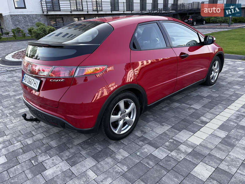 Хэтчбек Honda Civic 2006 в Мукачево