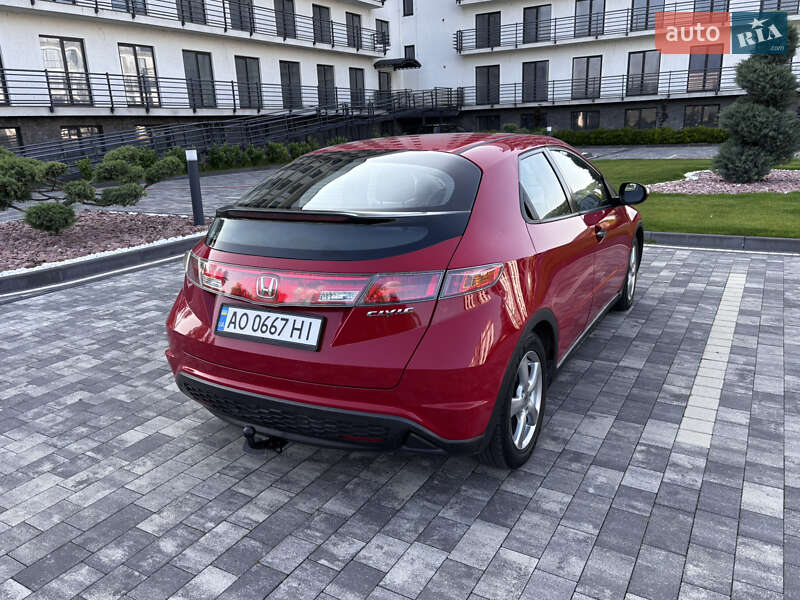 Хэтчбек Honda Civic 2006 в Мукачево