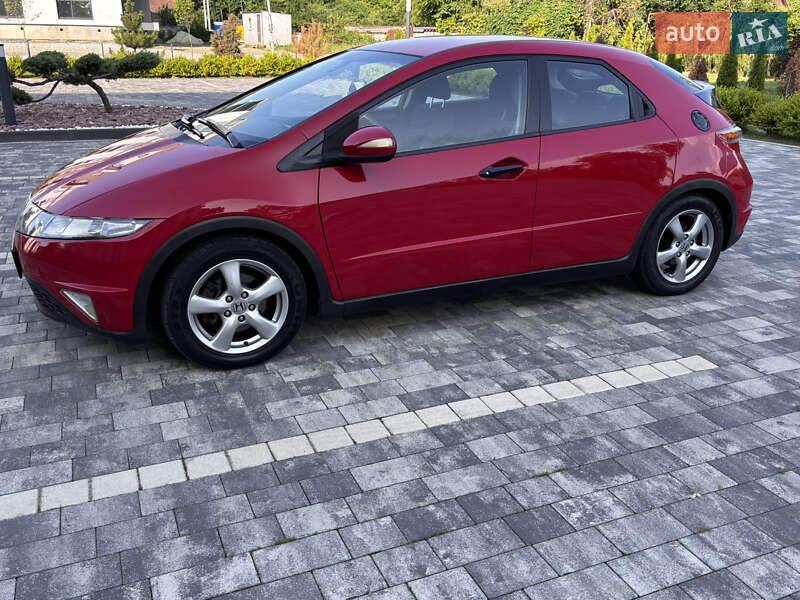 Хэтчбек Honda Civic 2006 в Мукачево