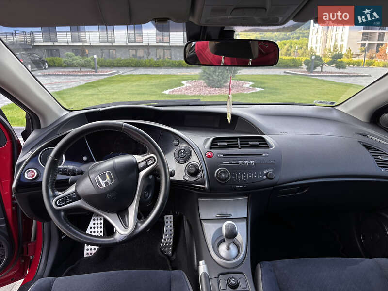 Хэтчбек Honda Civic 2006 в Мукачево