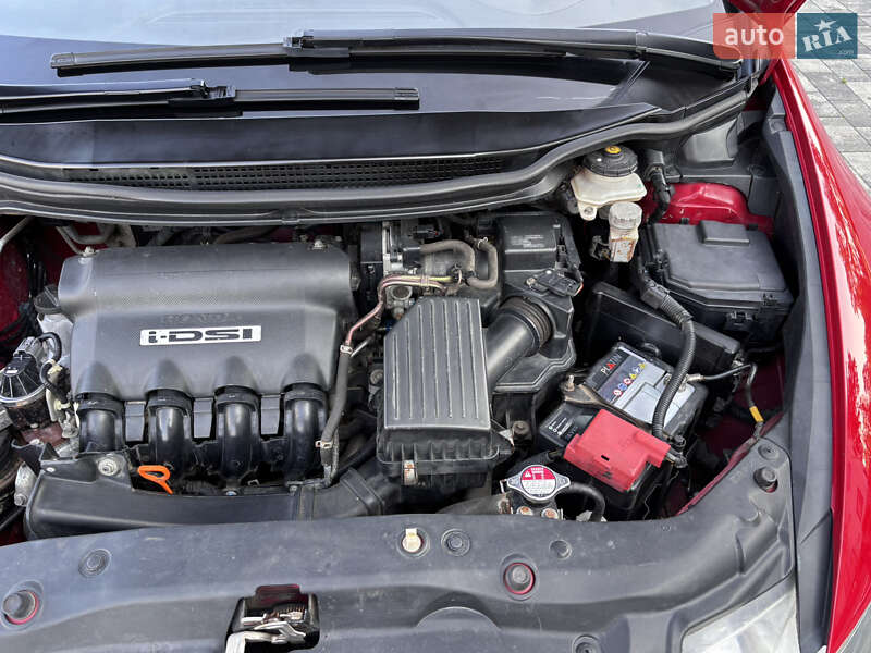 Хэтчбек Honda Civic 2006 в Мукачево
