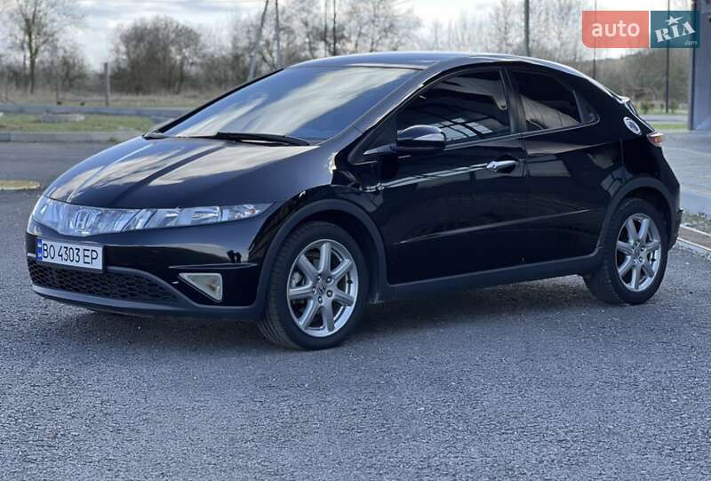 Хэтчбек Honda Civic 2007 в 