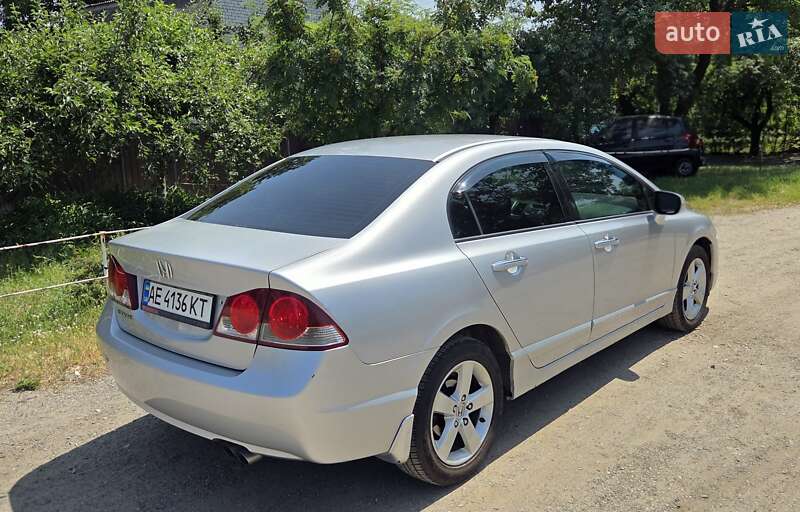 Седан Honda Civic 2008 в Днепре