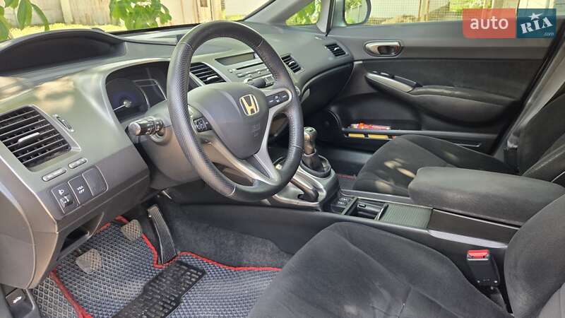 Седан Honda Civic 2008 в Днепре