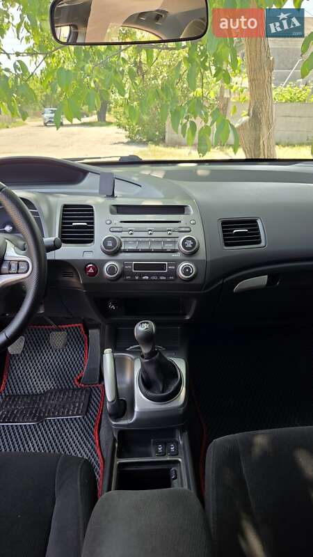 Седан Honda Civic 2008 в Днепре