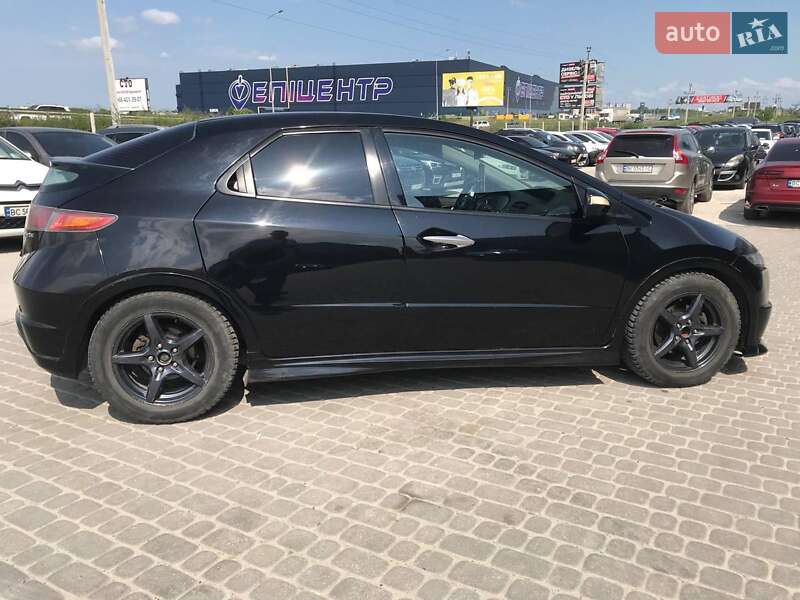 Хэтчбек Honda Civic 2008 в Львове