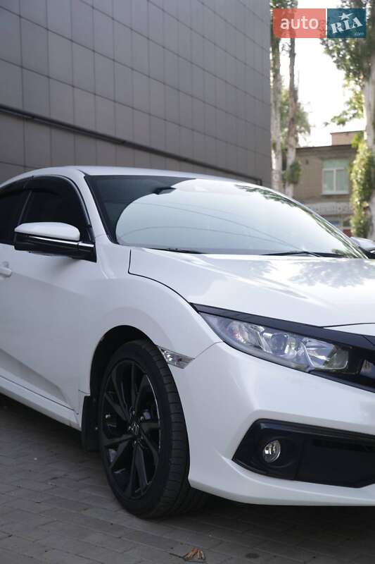 Седан Honda Civic 2019 в Славянске