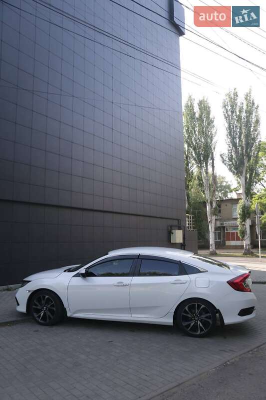 Седан Honda Civic 2019 в Славянске