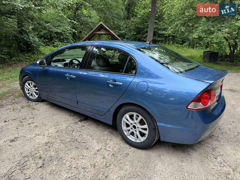 Седан Honda Civic 2007 в Киеве
