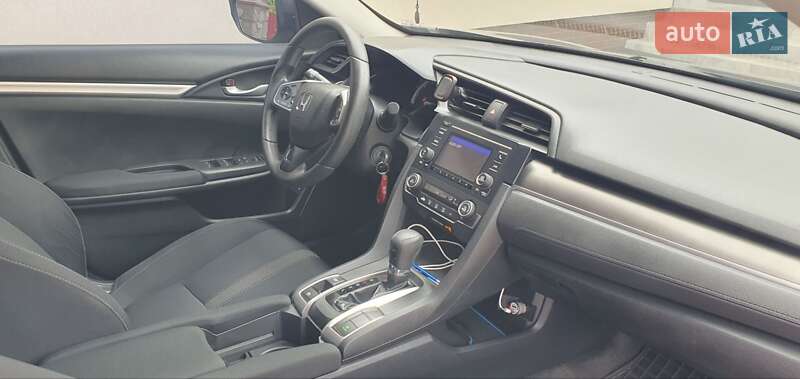 Седан Honda Civic 2019 в Зборове