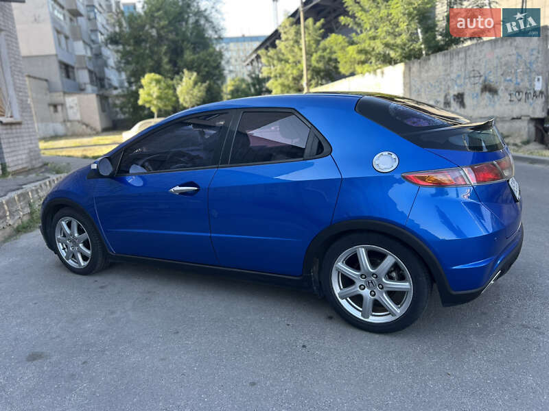 Хетчбек Honda Civic 2007 в Дніпрі