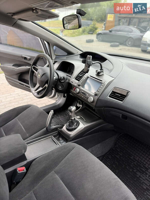 Седан Honda Civic 2011 в Львове